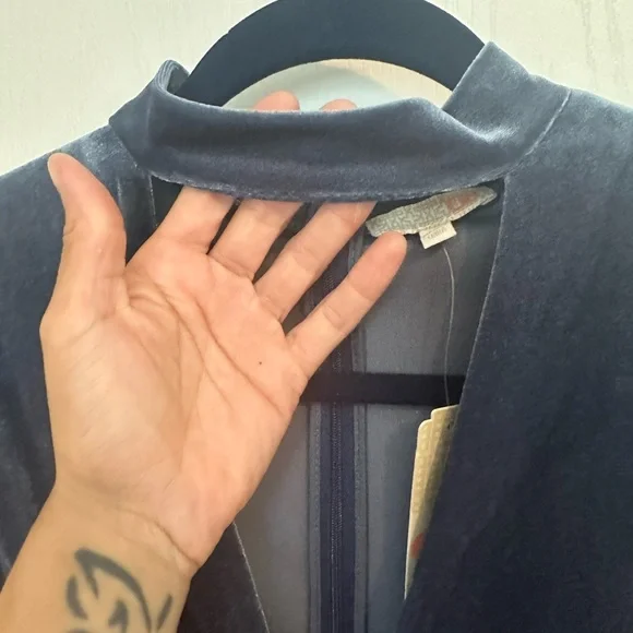 Gianni Bini Velvet Deep V Neck Romper XS - Picture 5 of 14